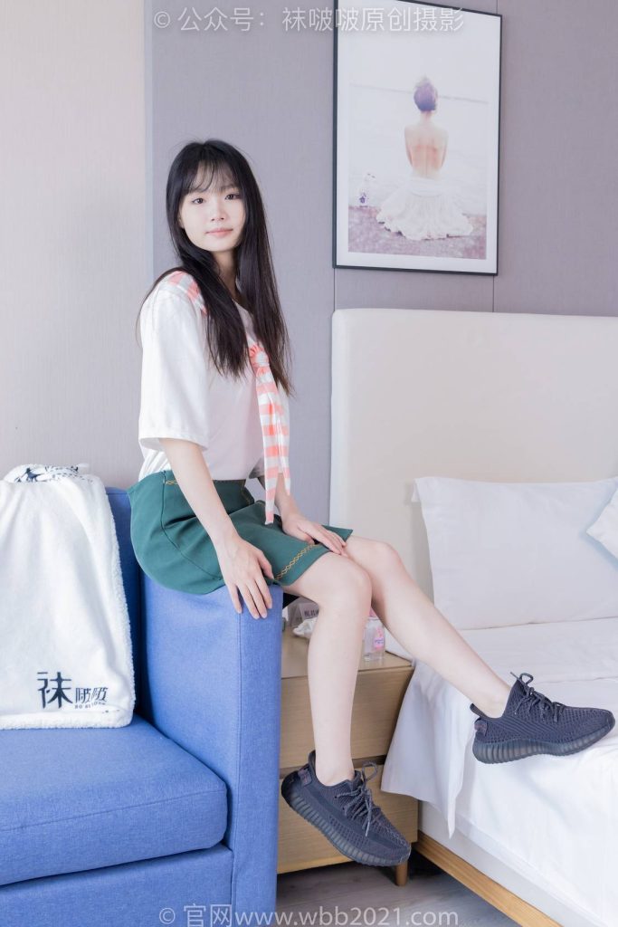 BoBoSocks袜啵啵 NO.394 甜甜圈-运动鞋、白船袜、裸足、裸足涂精油 [140P-1V-6.8GB]-图屿X