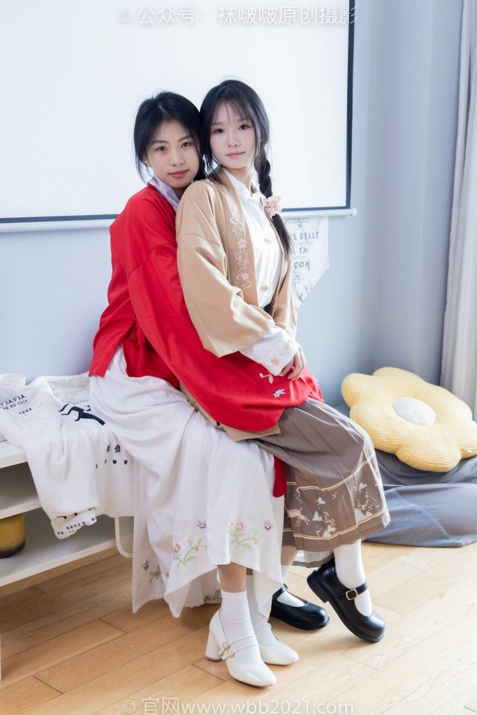 BoBoSocks袜啵啵 NO.400 奶油甜甜圈-白棉袜、肉丝、脚对脚，古装 [158P-1V-6.6GB]-图屿X