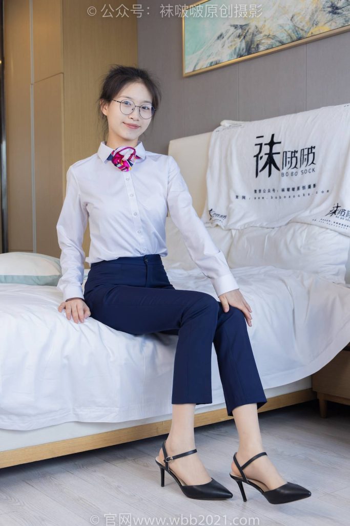 BoBoSocks袜啵啵 NO.401 芝士-高跟鞋、肉丝、裸足、银行制服裤里丝 [145P-1V-6.0GB]-图屿X