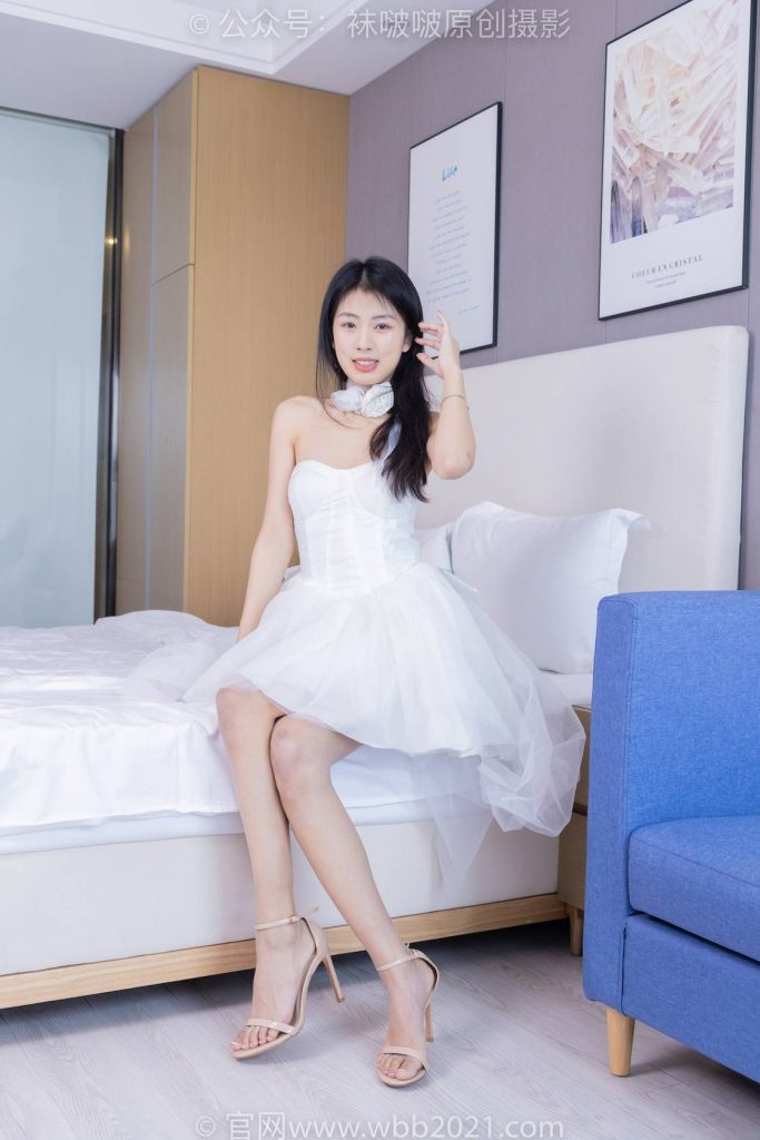 BoBoSocks袜啵啵 NO.409 奶油-两双高跟鞋、厚白丝大腿袜、裸足 [198P-1V-7.9GB]-图屿X