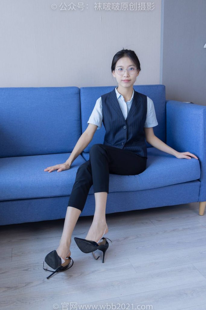 BoBoSocks袜啵啵 NO.413 芝士-高跟鞋、白色吊带船袜、银行制服 [145P-1V-5.8GB]-图屿X