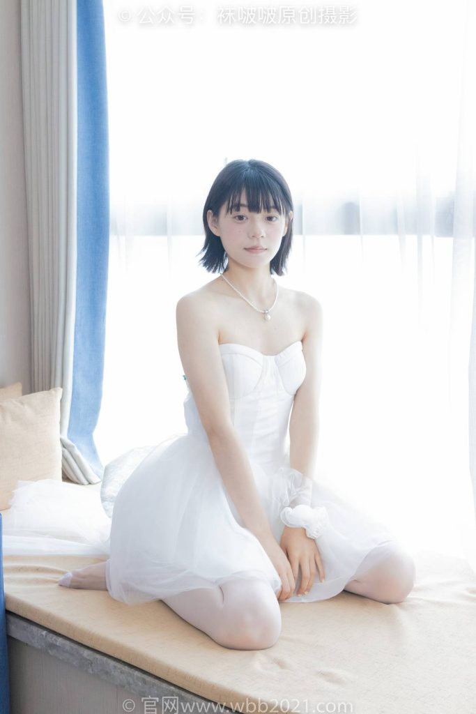 BoBoSocks袜啵啵 NO.443 糯米-高跟鞋、白丝（脚尖加固款）、裸足 [139P-1V-6.3GB]-图屿X