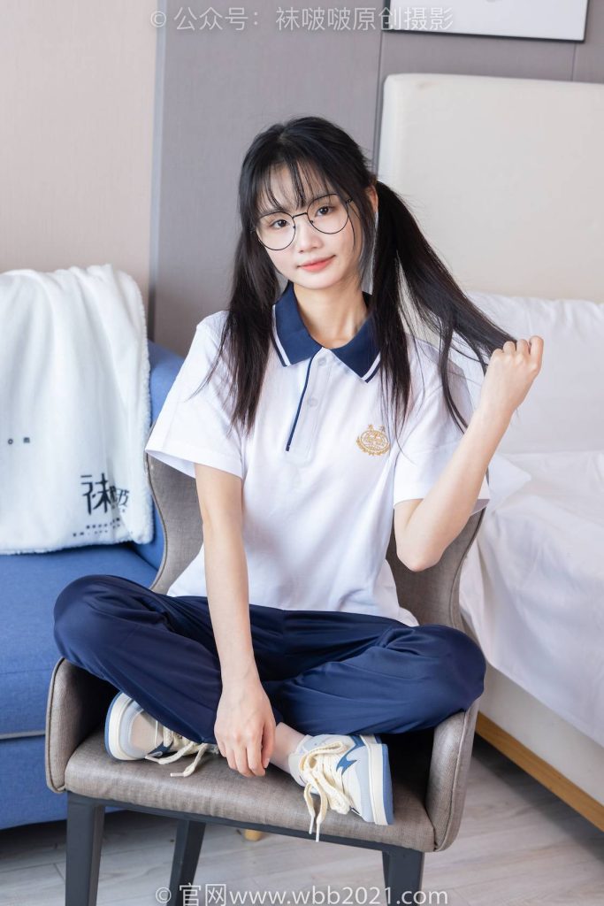 BoBoSocks袜啵啵 NO.446 甜甜圈 板鞋、白棉袜、白丝、校服裤里丝 [150P-1V-6.1GB]-图屿X