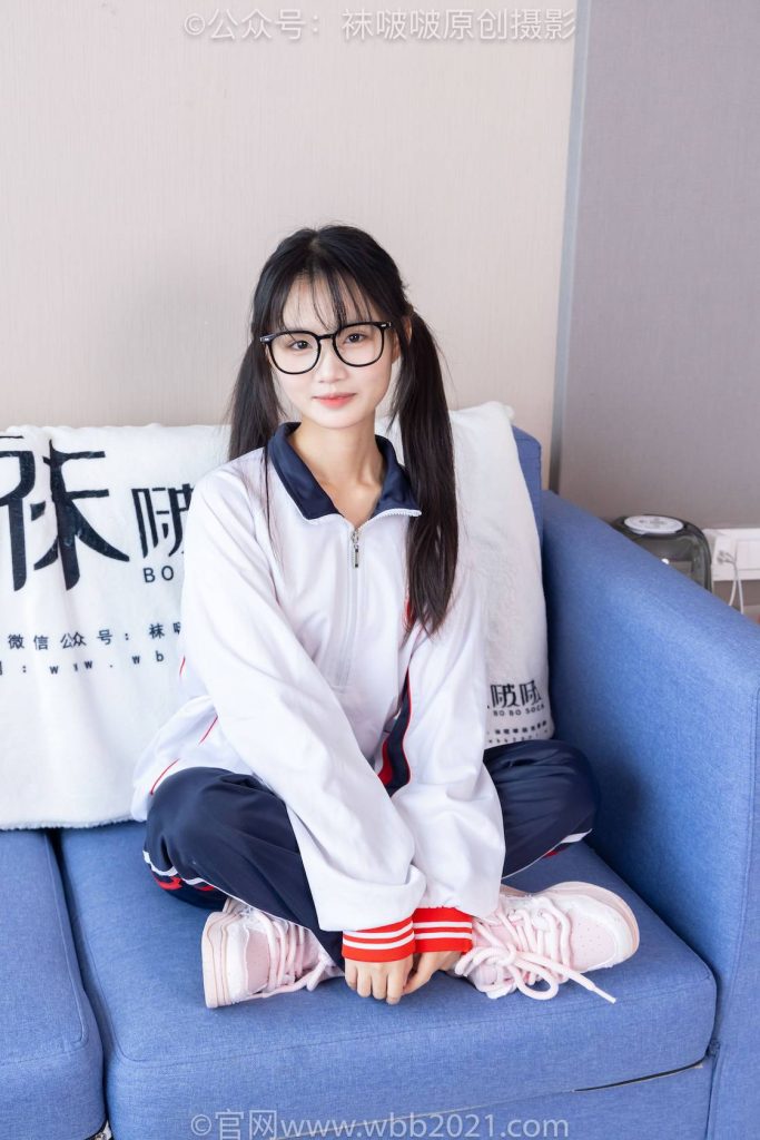 BoBoSocks袜啵啵 NO.458 甜甜圈-板鞋、白棉袜、肉丝、校服裤里丝 [150P-1V-7.4GB]-图屿X