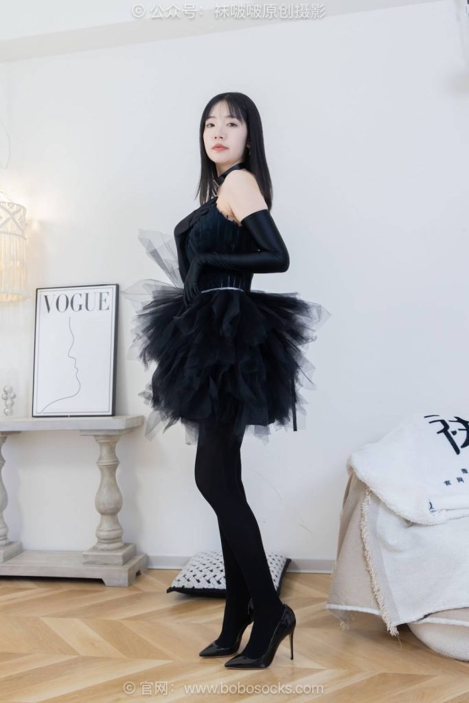 BoBoSocks袜啵啵 NO.487 小甜豆 高跟鞋、油亮厚黑丝、黑色丝手套 [145P-1V-5.6GB]-图屿X