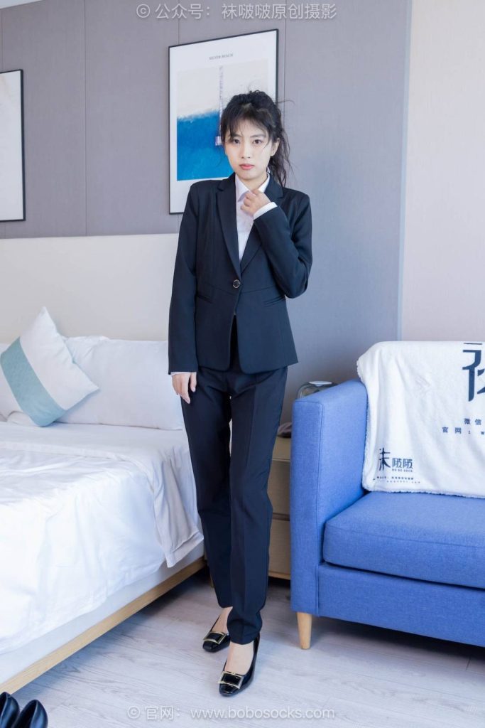 BoBoSocks袜啵啵 NO.489 奶油 两双高跟鞋、薄肉丝、ol制服裤里丝 [151P-1V-7.8GB]-图屿X