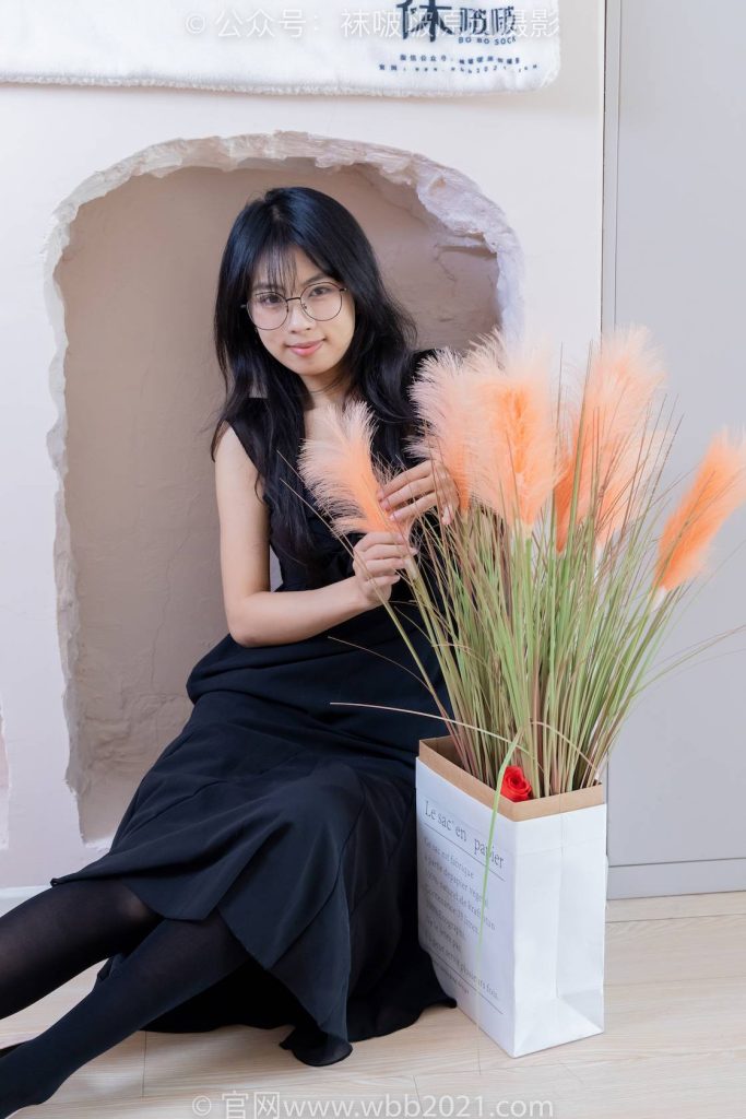 BoBoSocks袜啵啵 NO.511 奶油-平底鞋、厚黑丝、做瑜伽动作挠脚剧情 [140P-1V-5.7GB]-图屿X