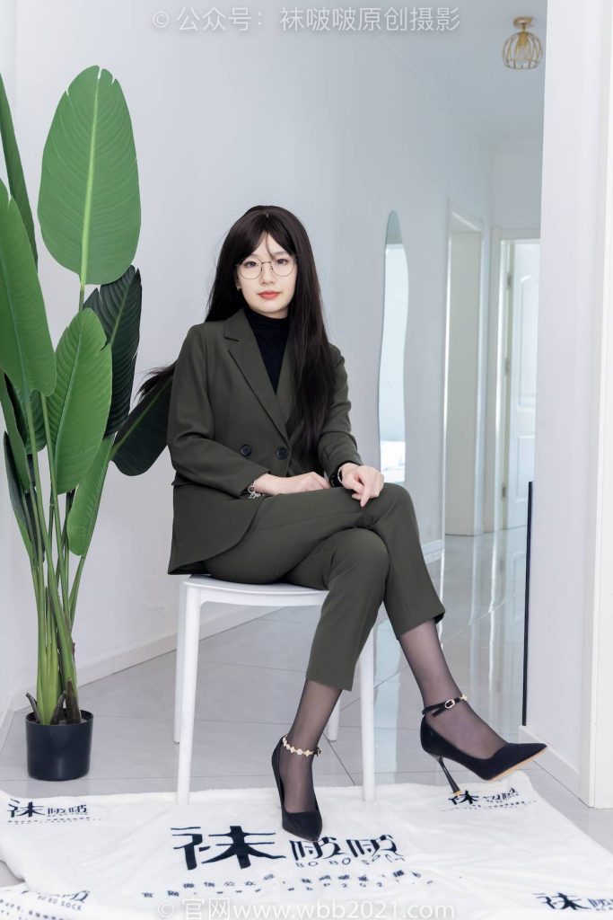 BoBoSocks袜啵啵 NO.519 小甜豆 高跟鞋、薄黑丝、裸足、ol制服 [143P-1V-6.7GB]-图屿X