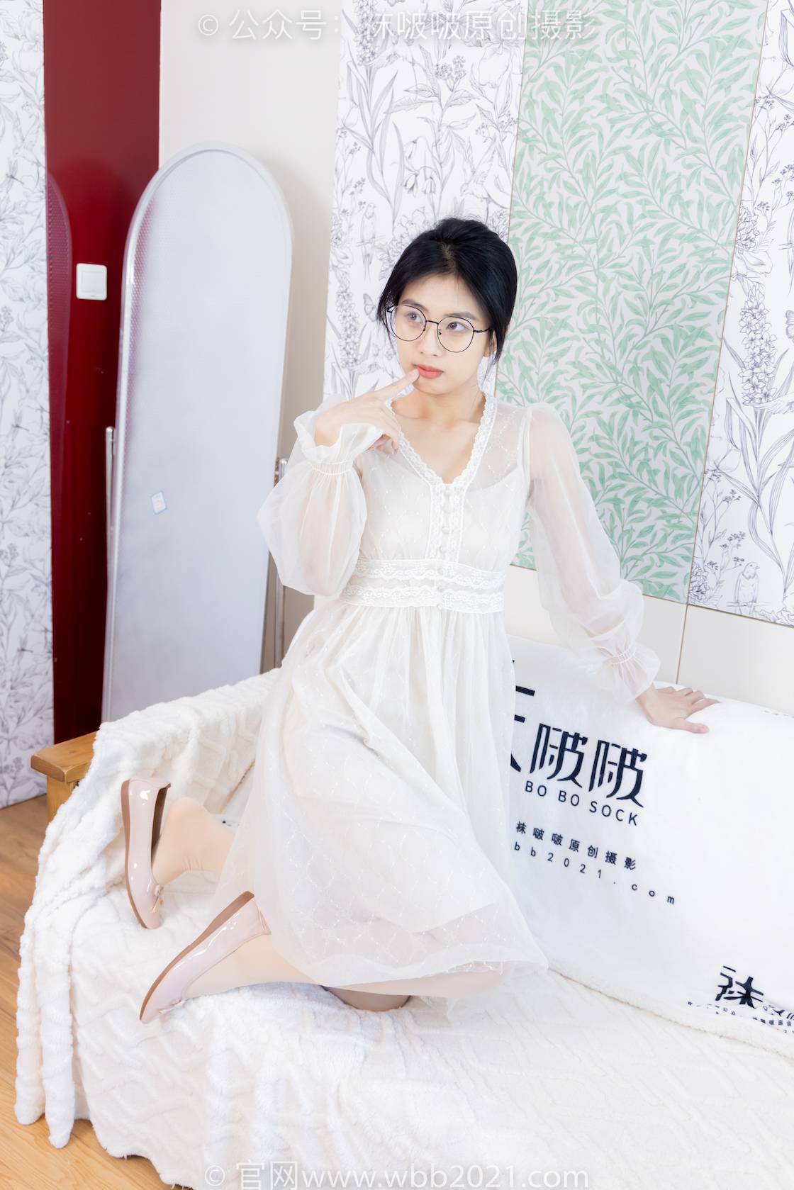 BoBoSocks袜啵啵 NO.532 奶油 平底鞋、厚肉丝、瑜伽动作、挠脚剧情 [140P-1V-5.0GB]-图屿X