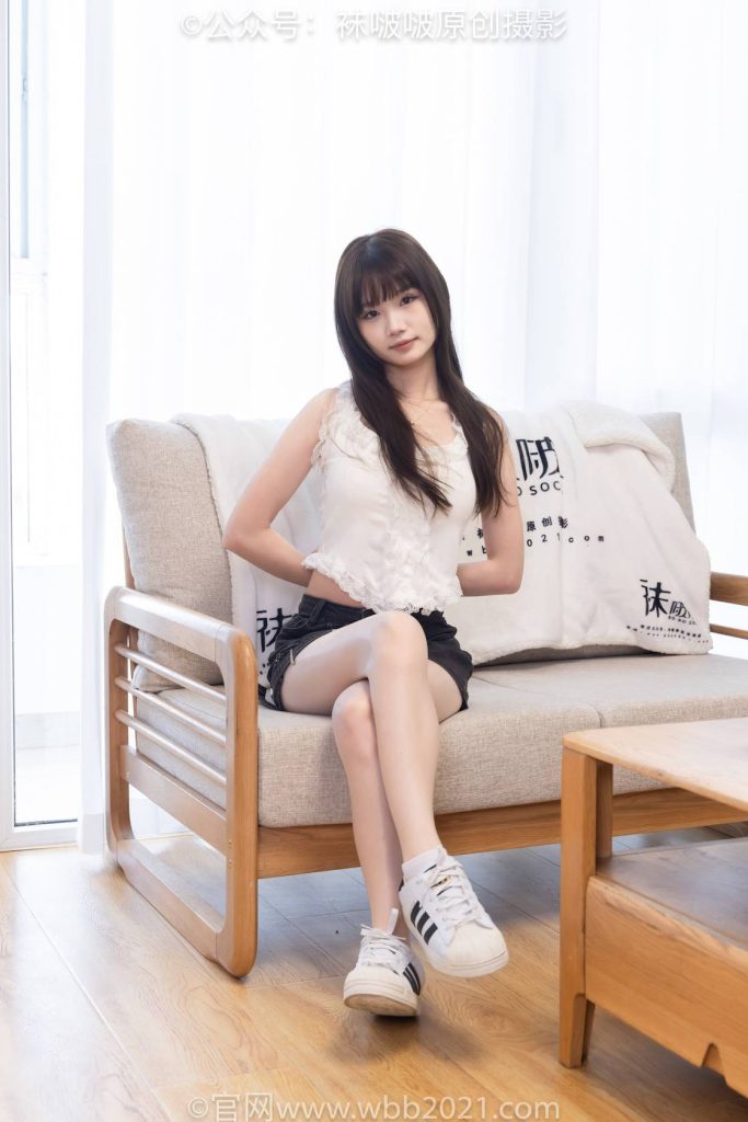 BoBoSocks袜啵啵 NO.570 甜甜圈 板鞋、白棉袜、油亮肉丝、丝袜绑脚 [150P-1V-6.3GB]-图屿X