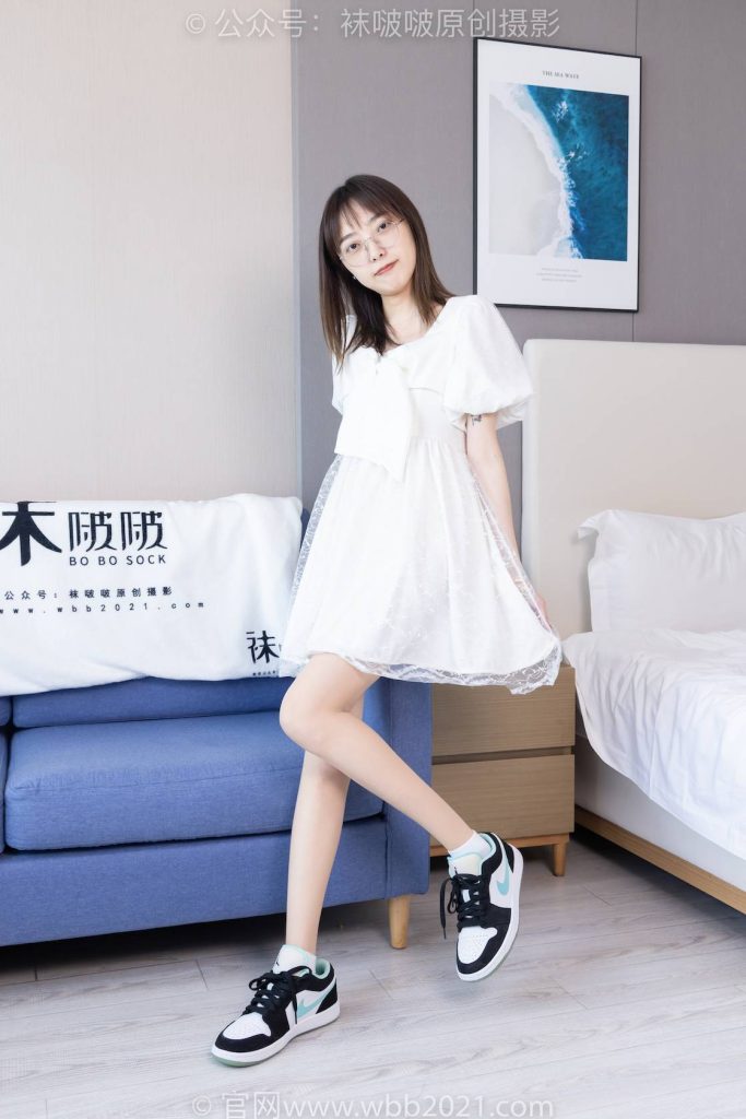 BoBoSocks袜啵啵 NO.574 稚予 板鞋、白棉袜、薄肉丝（脚尖透明款） [150P-1V-5.4GB]-图屿X