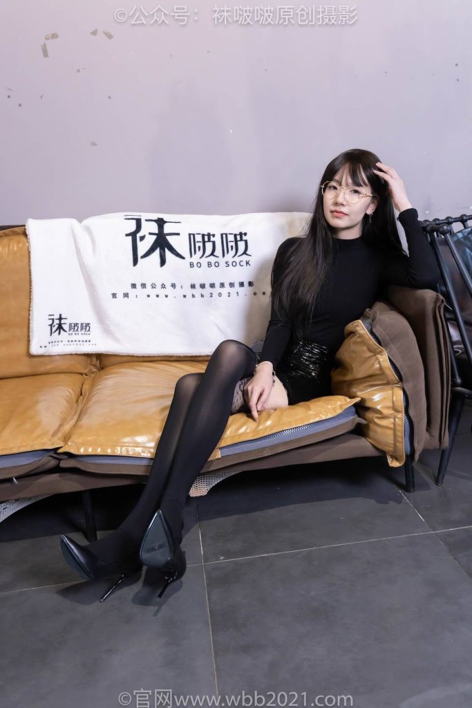 BoBoSocks袜啵啵 NO.585 小甜豆-高跟鞋、大腿黑丝、踩面包剧情 [158P-1V-7.8GB]-图屿X