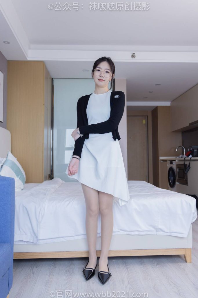 BoBoSocks袜啵啵 NO.588 小甜豆-两双平底鞋、薄肉丝、厚白丝、裸足 [151P-1V-7.4GB]-图屿X