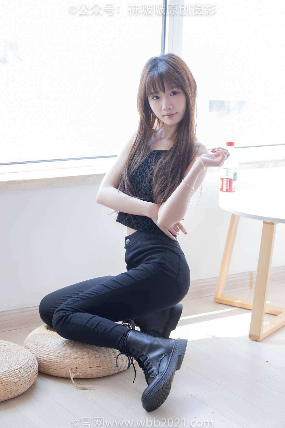 BoBoSocks袜啵啵 NO.598 甜甜圈-马丁靴、薄肉丝、裸足 [148P-1V-6.2GB]-图屿X