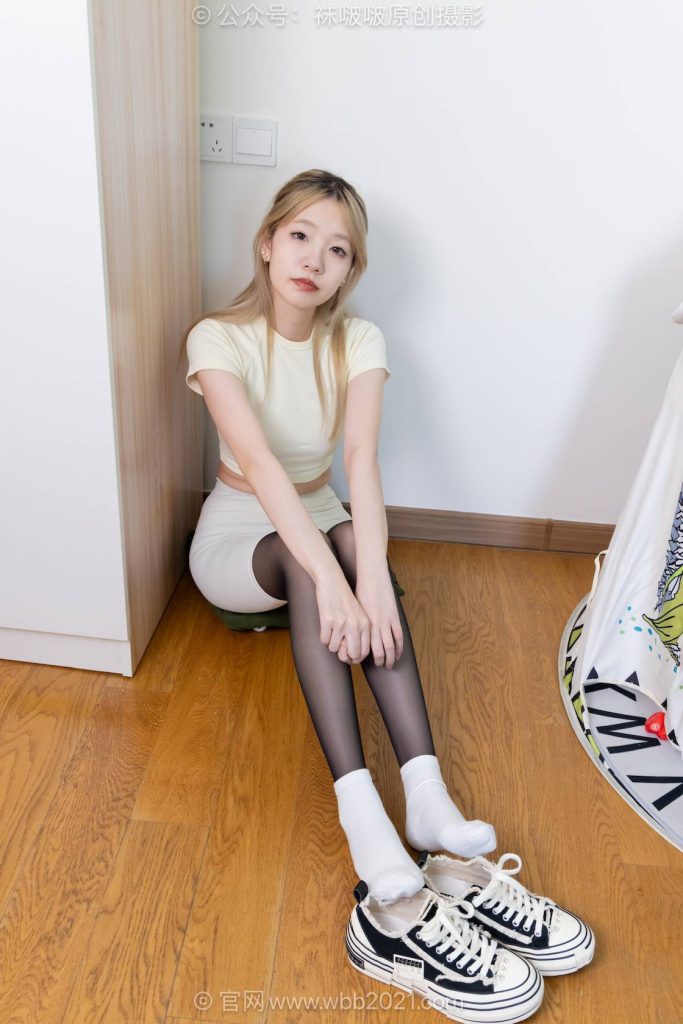 BoBoSocks袜啵啵 NO.636 小甜豆-帆布鞋、纯白棉袜、薄黑丝、裸足 [178P-1V-8.3GB]-图屿X