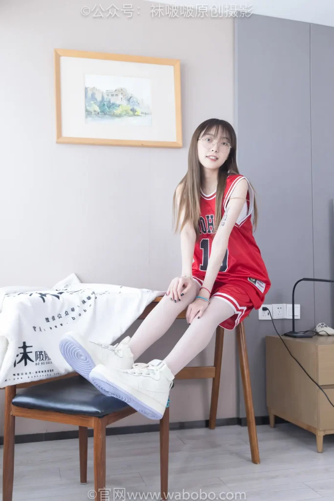 BoBoSocks袜啵啵 NO.644 稚予-板鞋、拖鞋、薄白丝、五指薄灰丝 [147P-1V-6.4GB]-图屿X