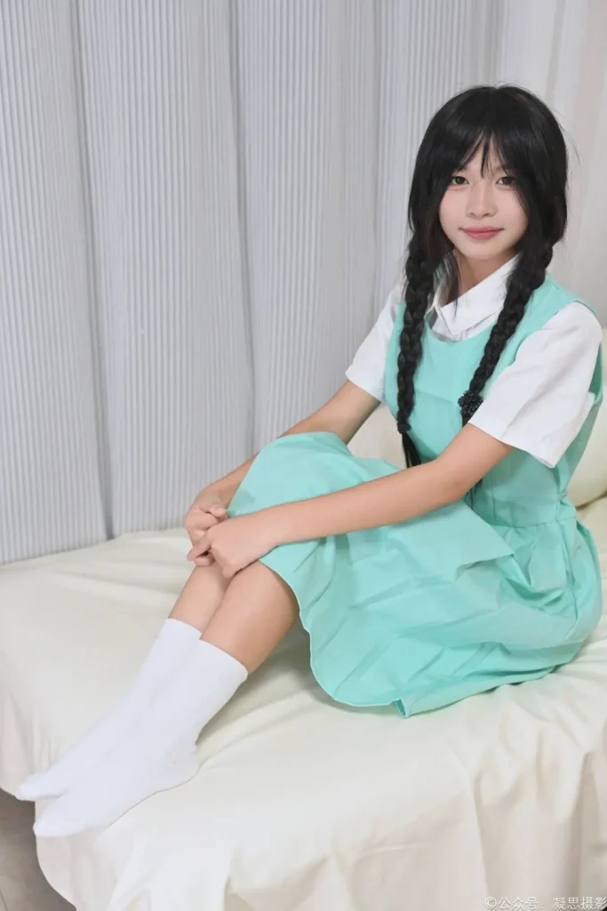 凝思摄影 NO.050 沅沅 连衣裙、短白袜、小皮鞋 [145P-1V-5.4GB]-图屿X