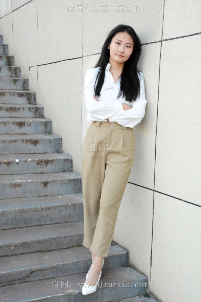 爱月下 NO.005 恰恰【生活套装】展示一下平时出去工作中使用的工作装 [130P-1V-5.8GB]-图屿X