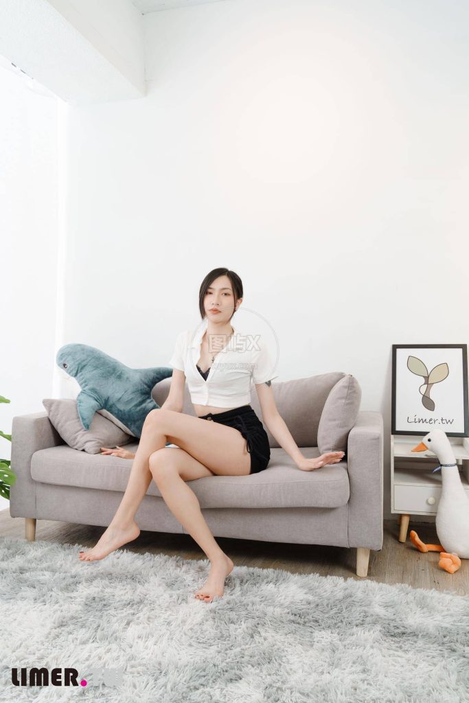 Limerence NO.024 杯杯生日特辑OL 高跟裸足派对 [106P-1V-3.3GB]-图屿X