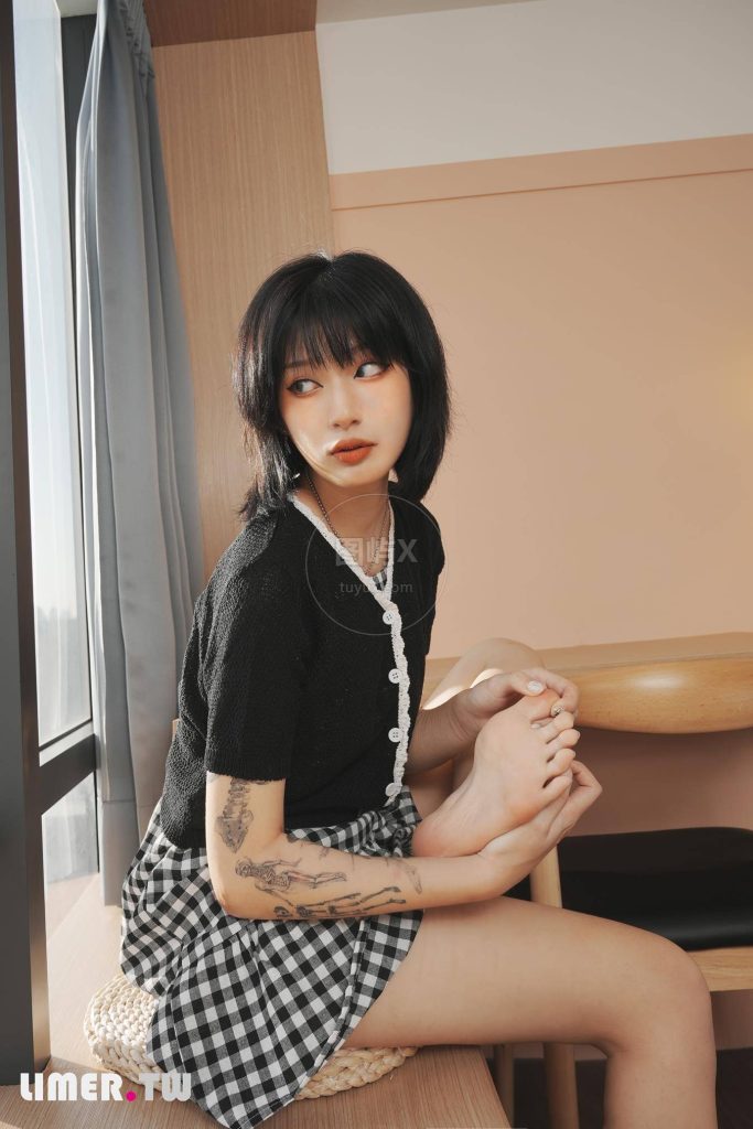 Limerence NO.027 Yuni午后时光 白浓乳液足疗 [142P-1V-2.5GB]-图屿X