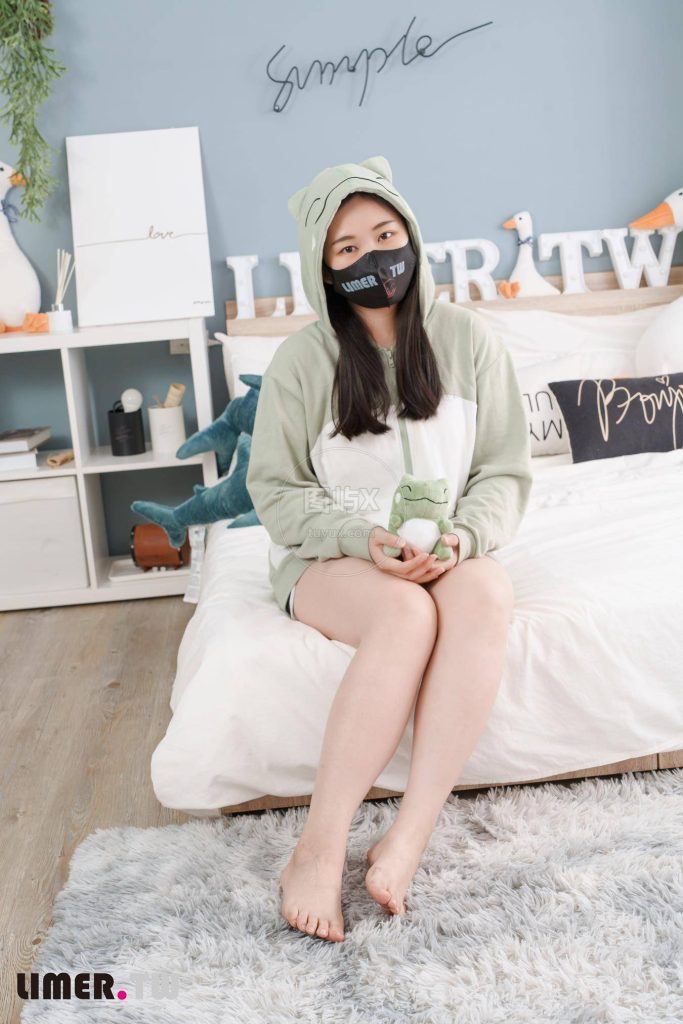 Limerence NO.029 BiBi足盒激萌替身VS脚底TK [165P-1V-2.4GB]-图屿X