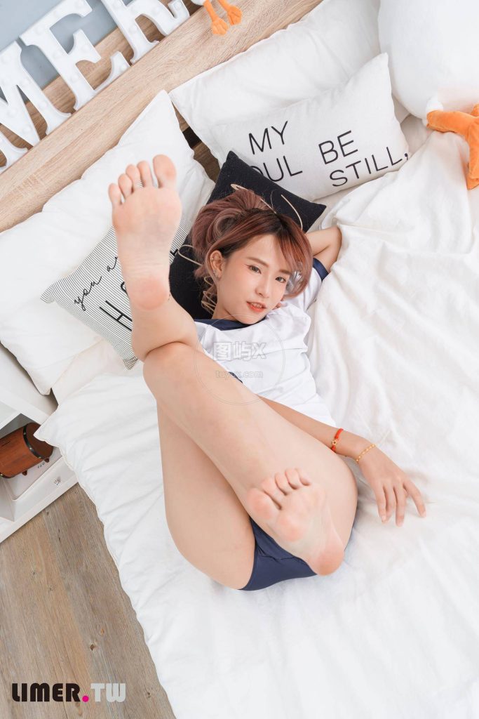 Limerence NO.032 水密桃味女孩小艾啾啾体育服热身大秀裸足 [130P-1V-3.5GB]-图屿X