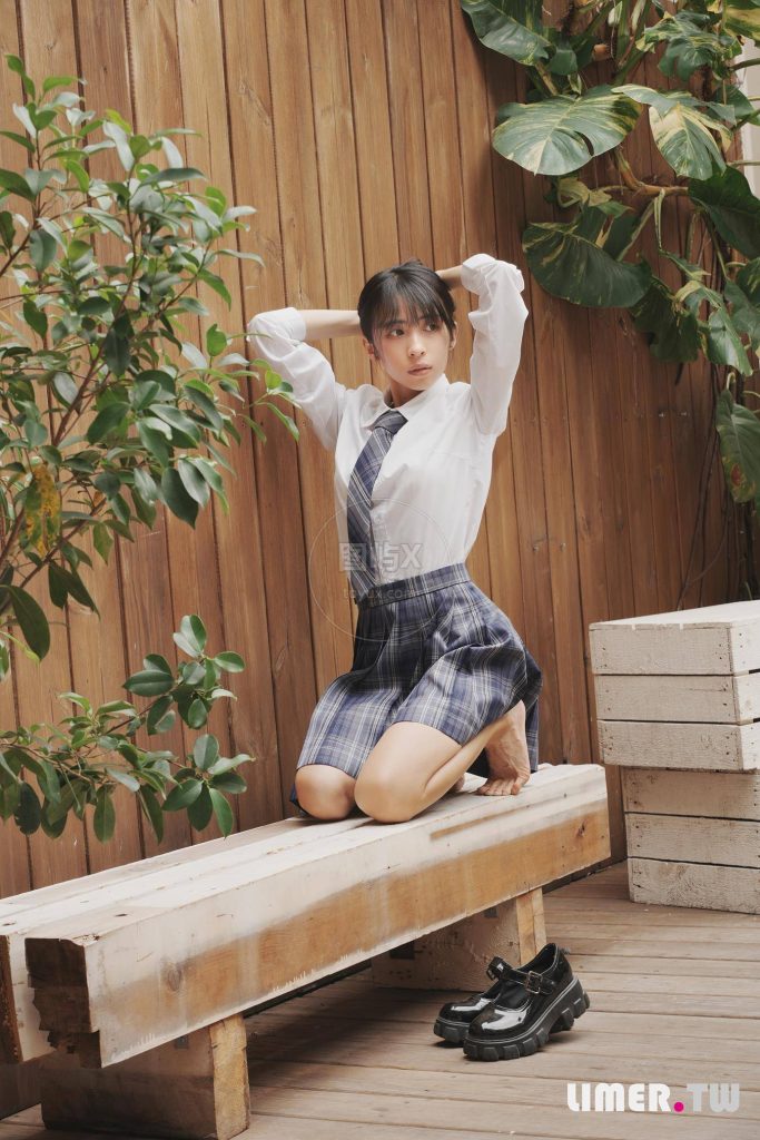 Limerence NO.037 子子 JK小腿袜到裸足的偷窥视角 [181P-1V-5.4GB]-图屿X