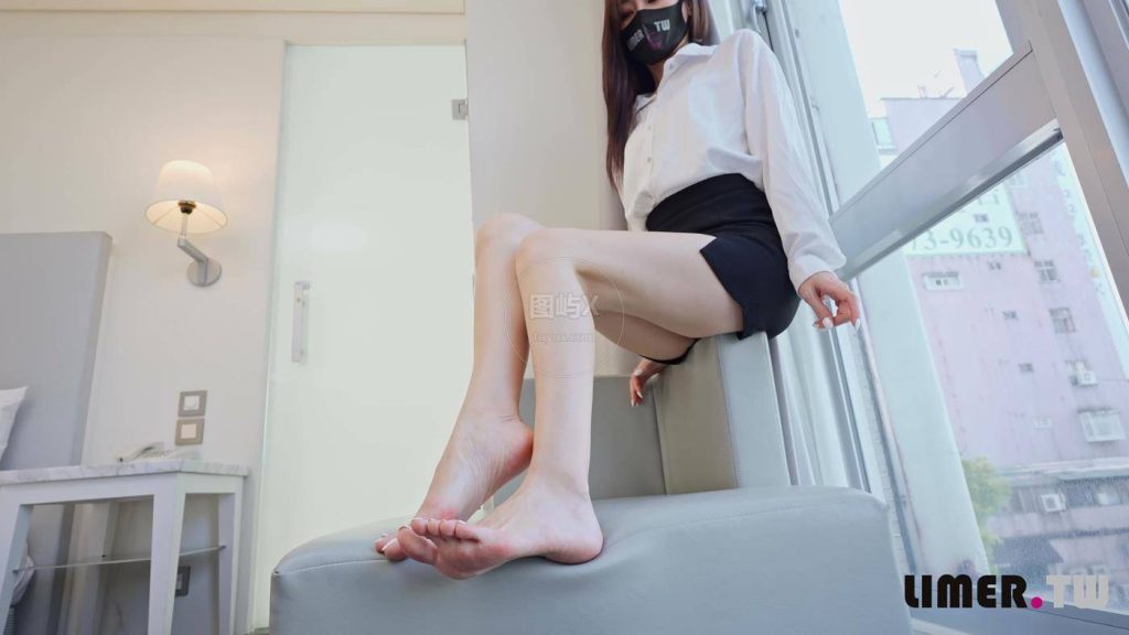 Limerence NO.041 语葳女神 踩踏亲密接触让人扛不住 [226P-1V-2.1GB]-图屿X