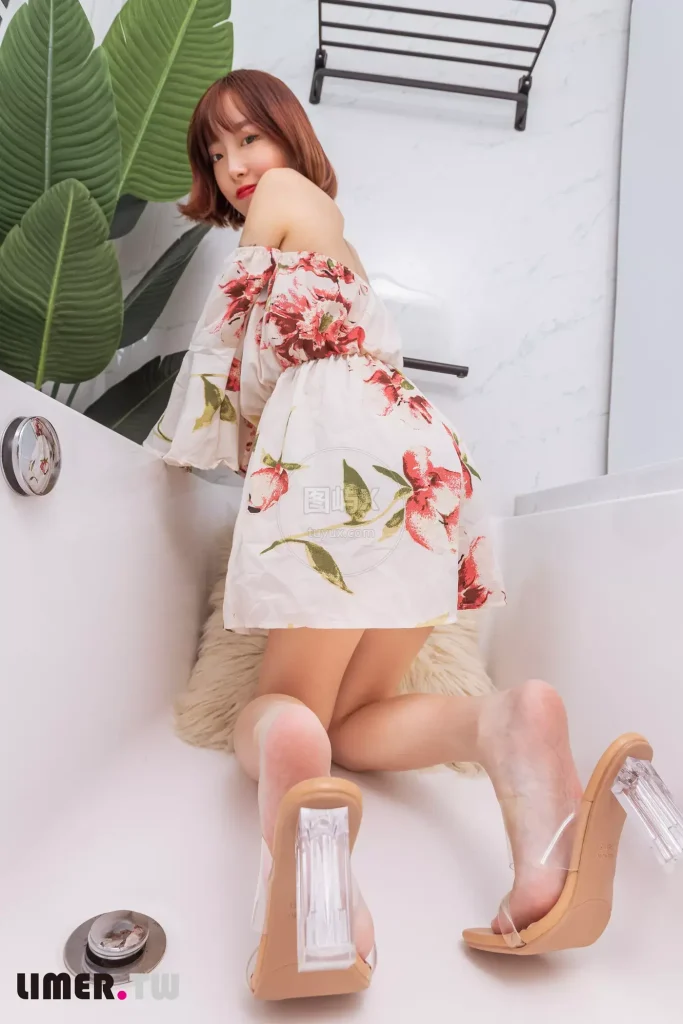 Limerence NO.093 小容包 浴室高跟鞋邂逅 [175P-1V-2.9GB]-图屿X