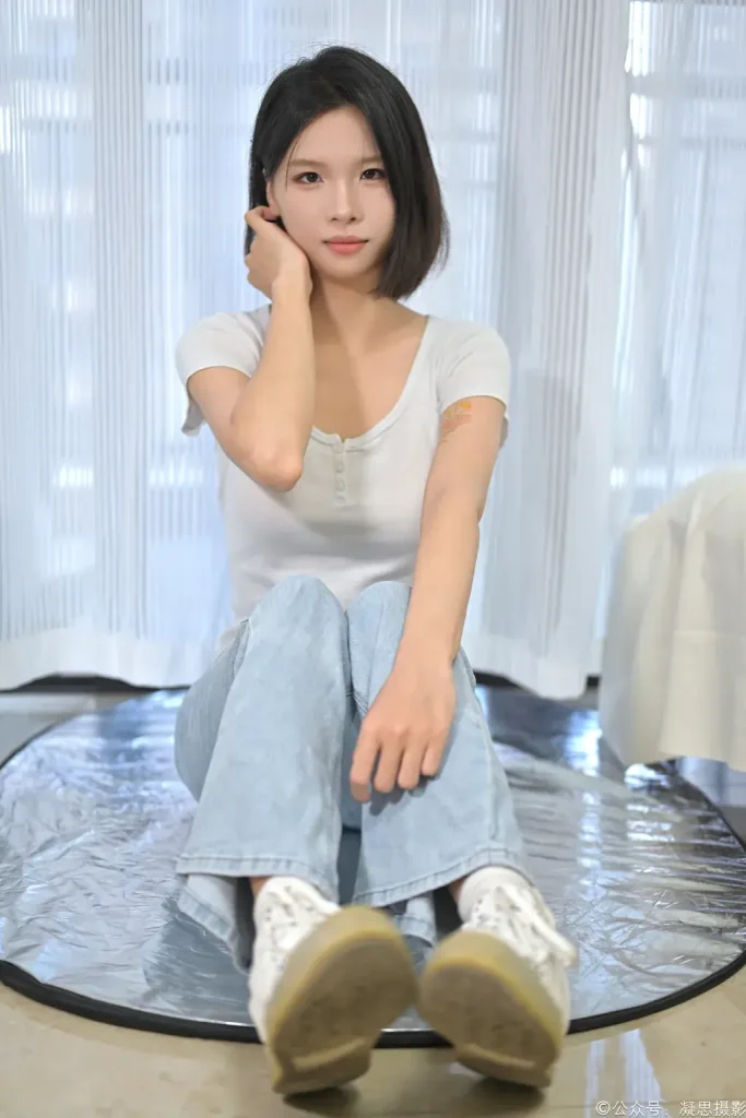 凝思摄影 NO.023 小睿 T恤、短白袜、平底鞋 [142P-1V-4.3GB]-图屿X