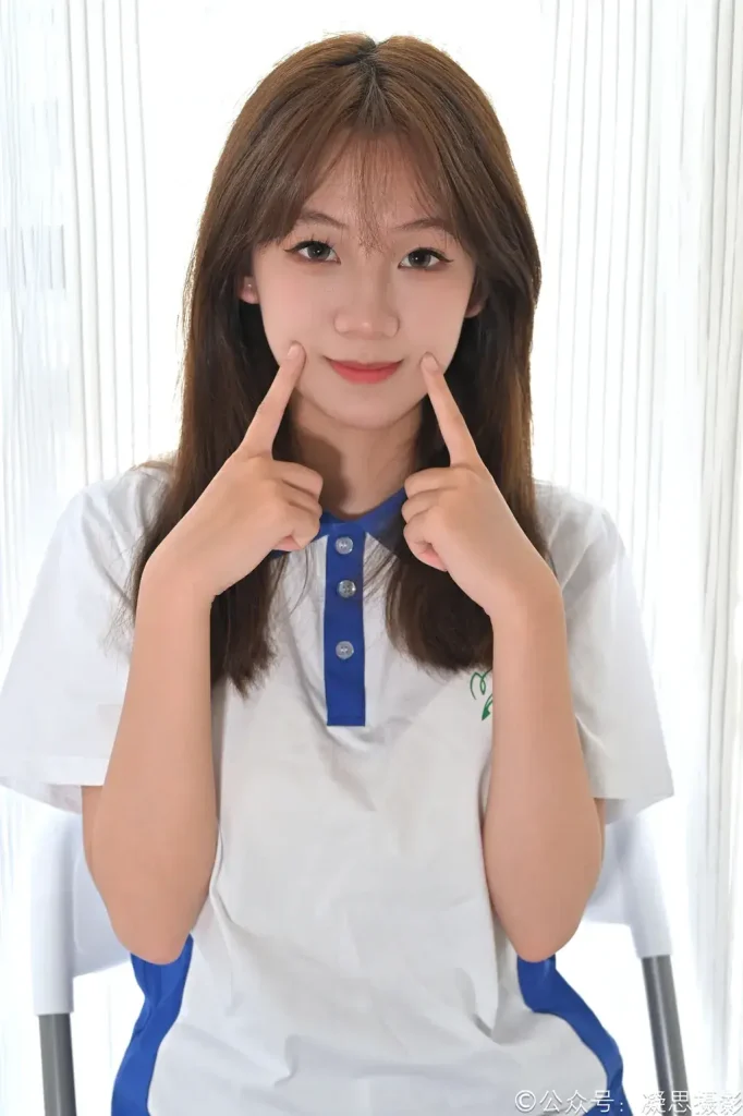 凝思摄影 NO.026 铃铃（校服、连裤白丝、室内鞋） [150P-1V-4.9GB]-图屿X