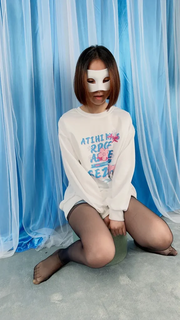 三禾摄影 NO.040 卫衣 休闲短裤 黑丝 [147P-1.5GB]-图屿X