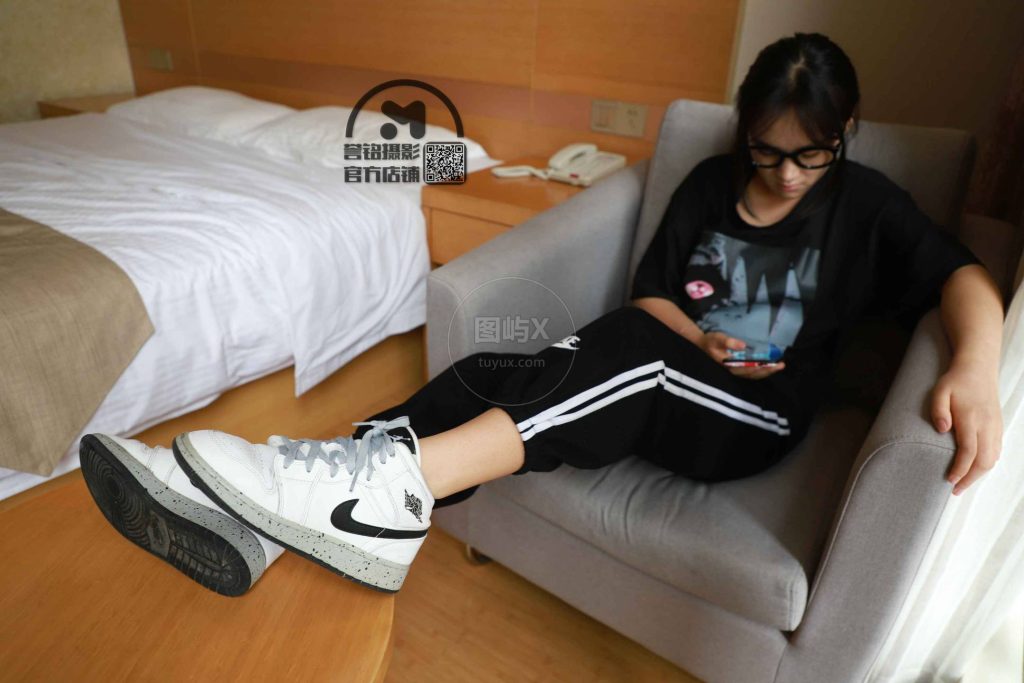 誉铭摄影2020《2020第35期》 [80P-1V-885MB]-图屿X