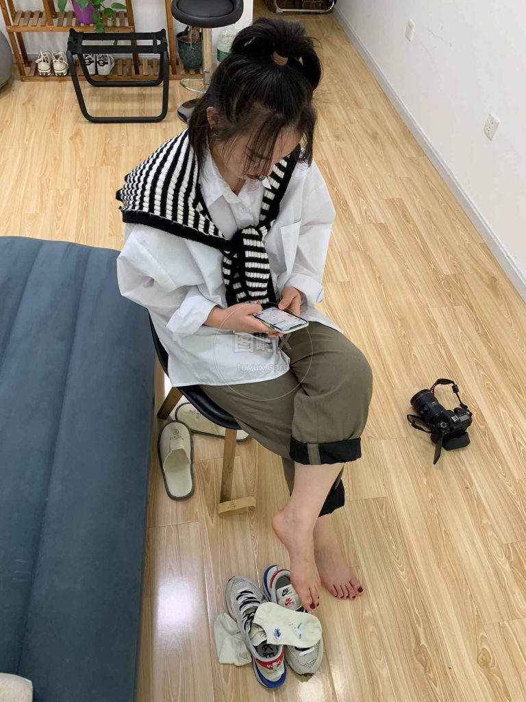 誉铭摄影2022《2022.5月份整合福利》 [106P-5V-555MB]-图屿X