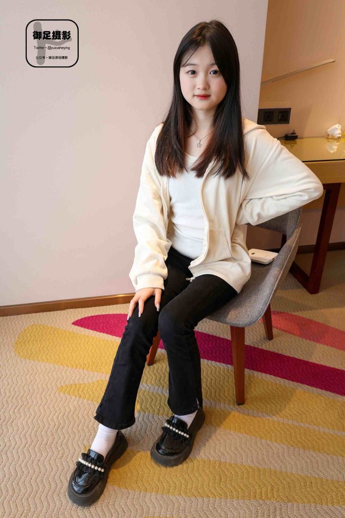 御足摄影 NO.042 小皮鞋白袜 [85P-1V-2.2GB]-图屿X