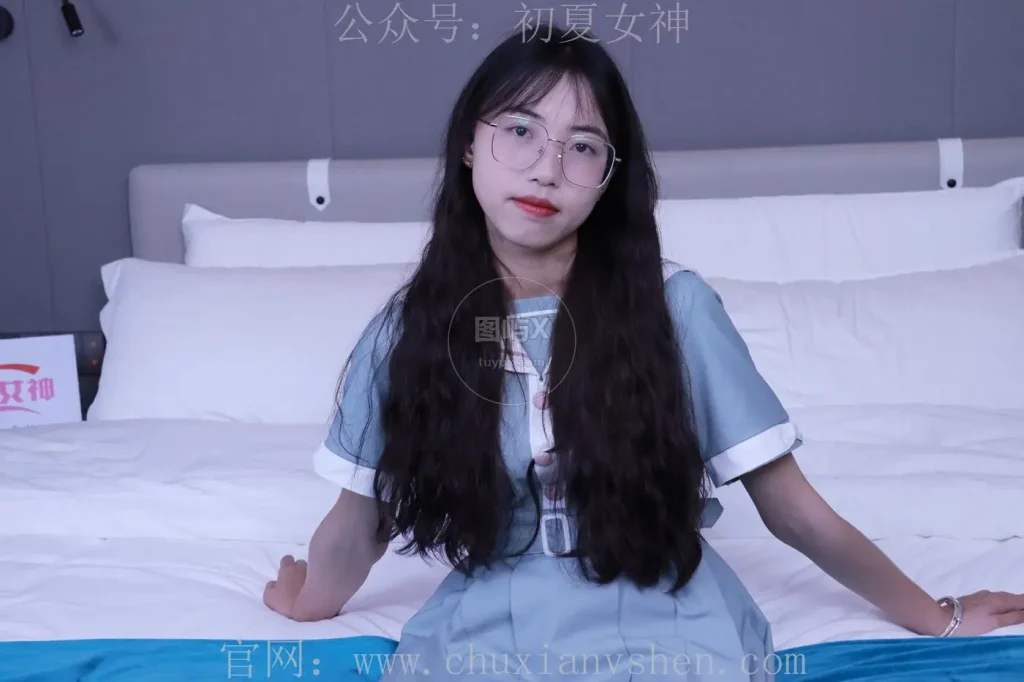 初夏女神 NO.008 雪糕 浅蓝色JK裙搭配小白鞋 [135P-1V-4.3GB]-图屿X