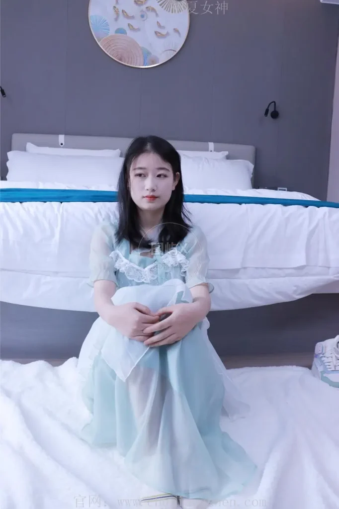 初夏女神 NO.009 念念 绿野仙踪M码连衣裙搭回力球鞋 [120P-1V-5.5GB]-图屿X