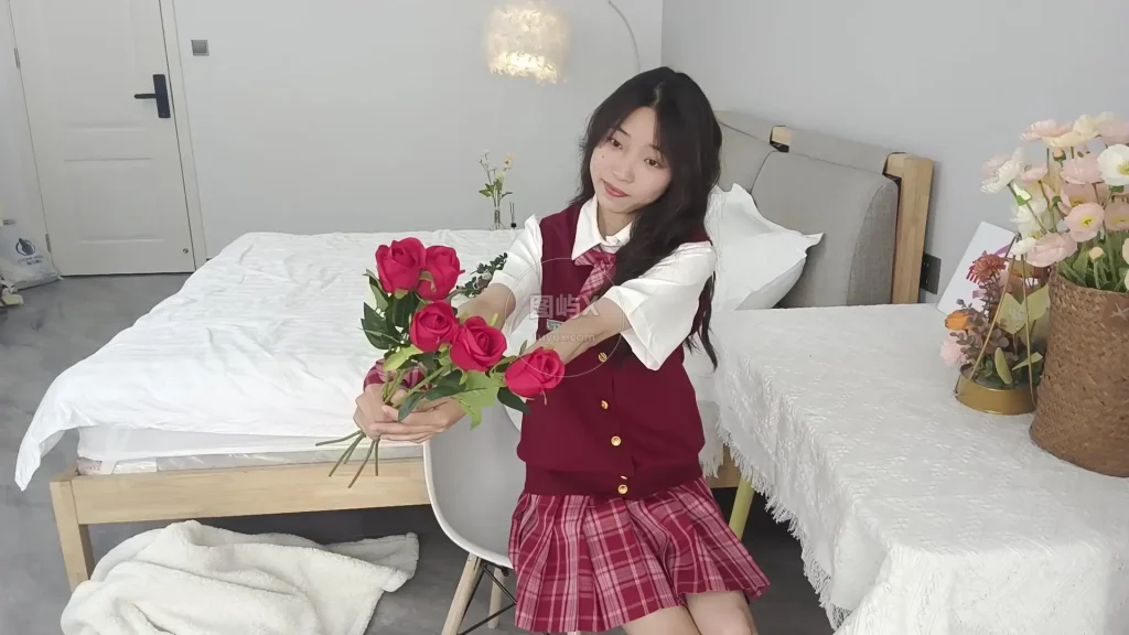 初夏女神 NO.014 蓝莓 S码大红色JK套搭小黑皮鞋 [100P-1V-6.1GB]-图屿X