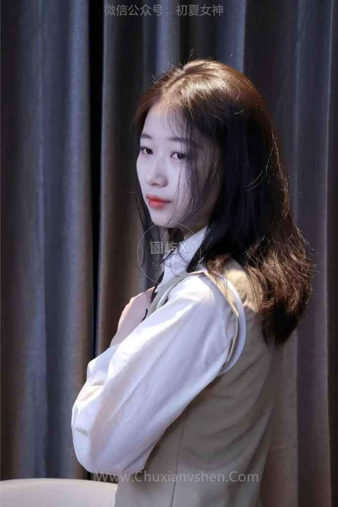 初夏女神 NO.024 念念 秋冬学院风显瘦连衣裙S码搭配 [131P-1V-4.4GB]-图屿X