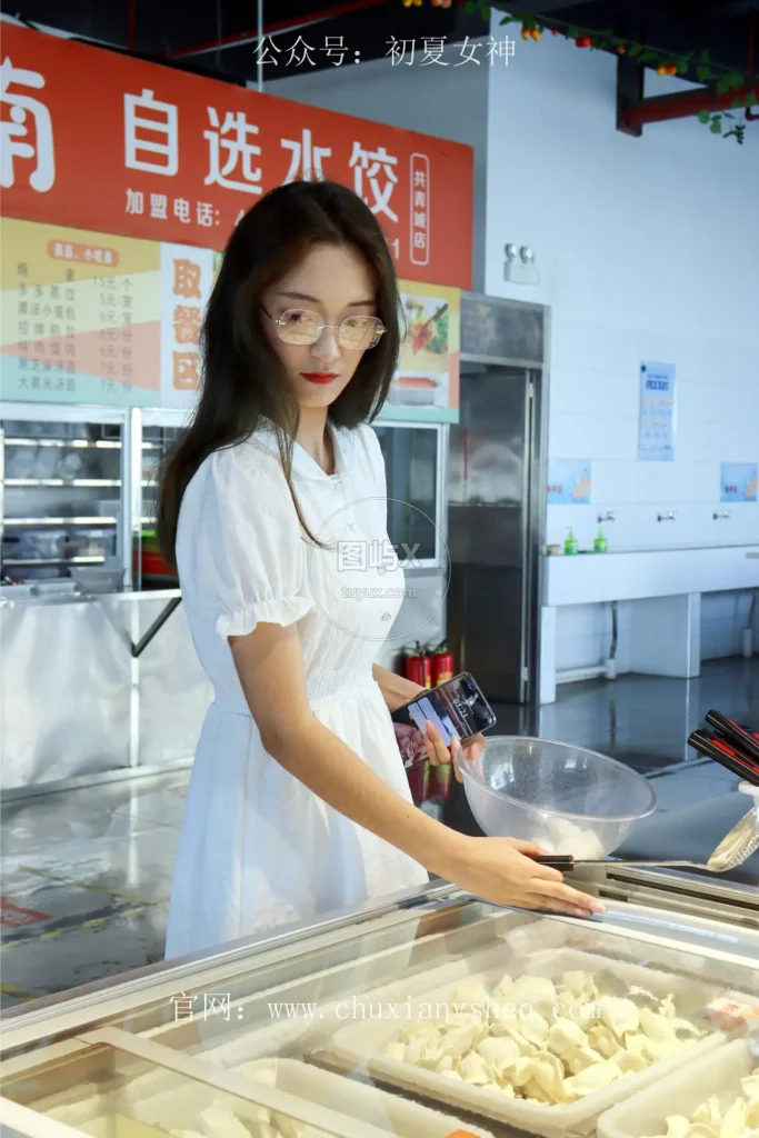 初夏女神 NO.027 依依 邻家女孩 生活篇 [142P-1V-6.5GB]-图屿X