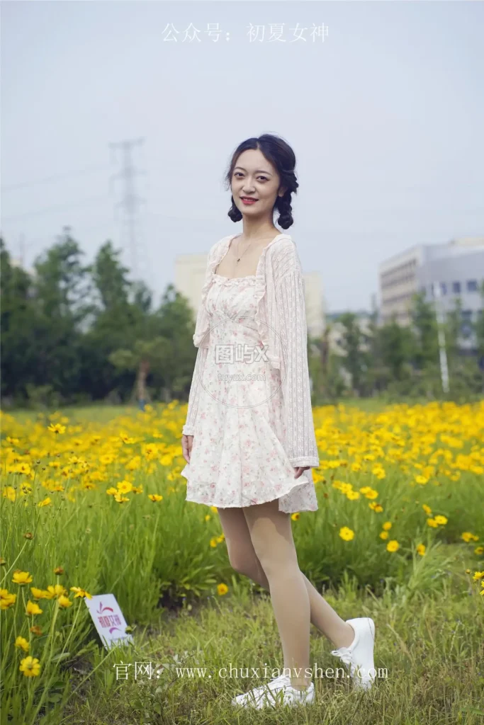 初夏女神 NO.037 依依 邻家女孩-风中少女 [122P-1V-4.7GB]-图屿X