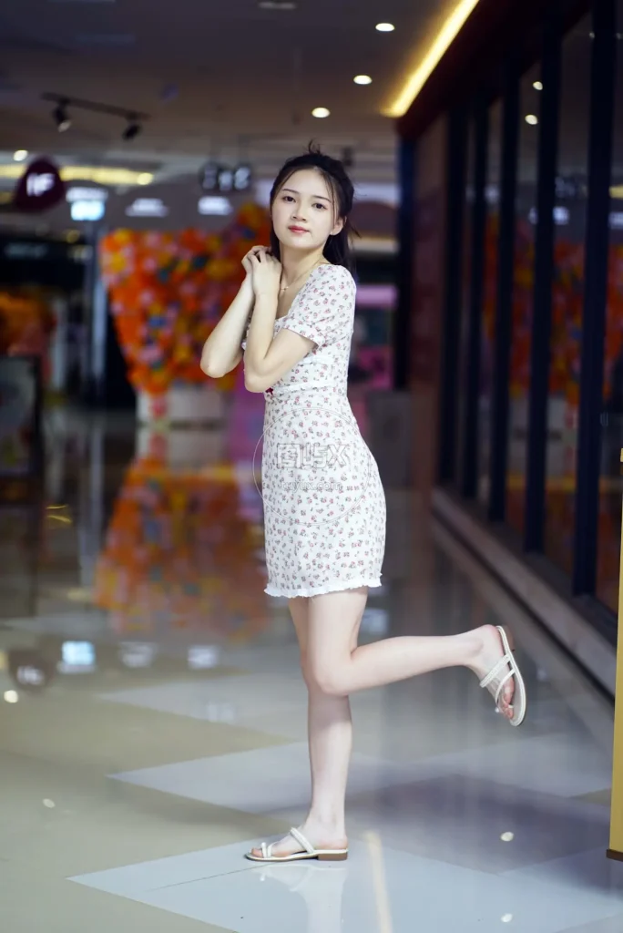 初夏女神 NO.064 大发 碎花小裙 [136P-1V-4.7GB]-图屿X