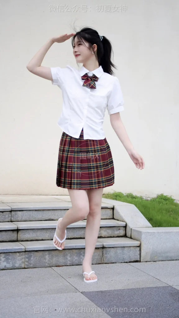 初夏女神 NO.251 安妮 JK人字拖 [130P-1V-5.0GB]-图屿X