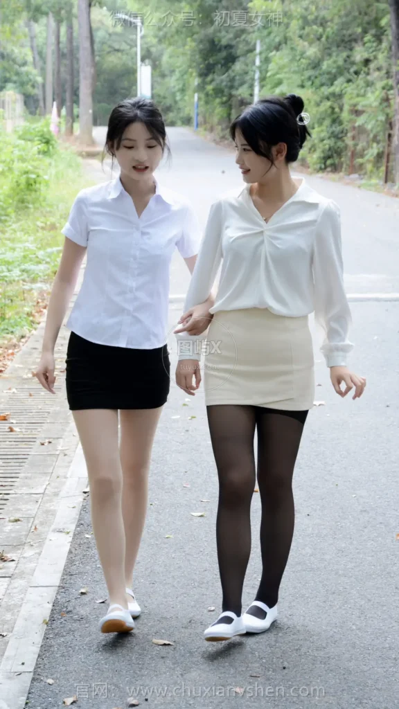 初夏女神 NO.285 安妮、幺幺~【冲突出击】为什么要跟我穿一样的款式 [140P-1V-5.9GB]-图屿X