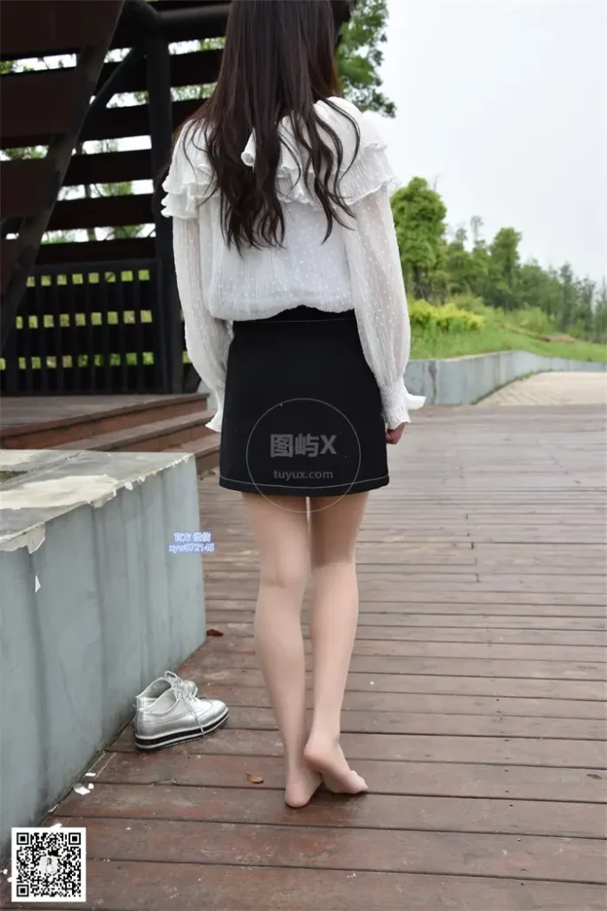 大生模拍 NO.015 琦琦-公园里的短裙肉丝 [119P-3V-846MB]-图屿X