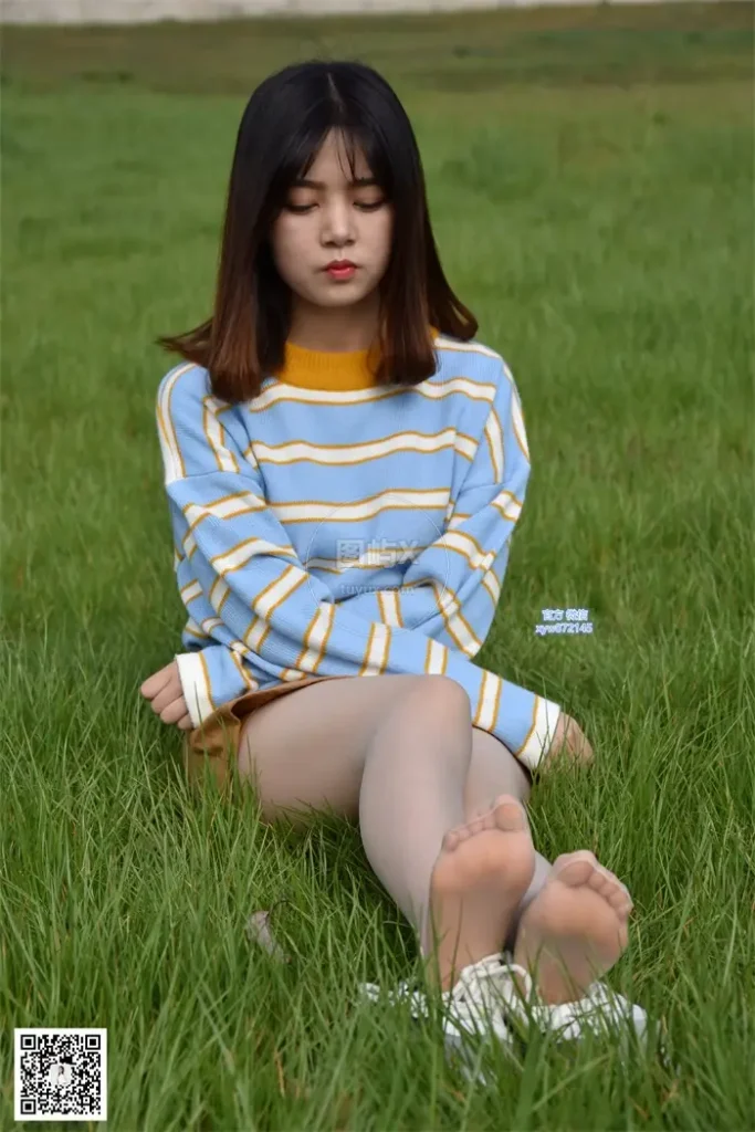 大生模拍 NO.018 欣欣-青青芳草地 悠悠丝袜情 [49P-203MB]-图屿X