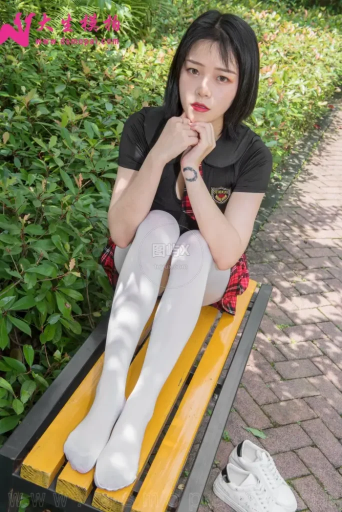 大生模拍 NO.130 小雅 阳光下的白丝 [55P-1V-526MB]-图屿X