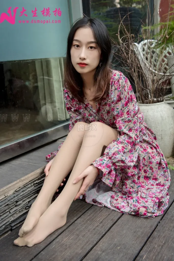 大生模拍 NO.216 美美 纤细玉腿 [43P-1V-676MB]-图屿X