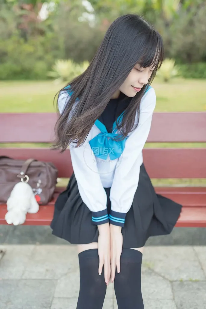 风之领域 No.003 公园校服黑丝 [39P-78MB]-图屿X