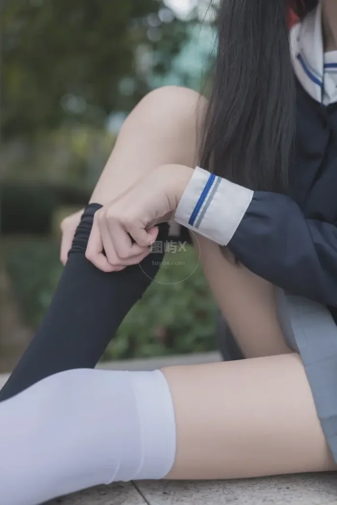 风之领域 No.021 黑白丝户外私拍 [50P-150MB]-图屿X